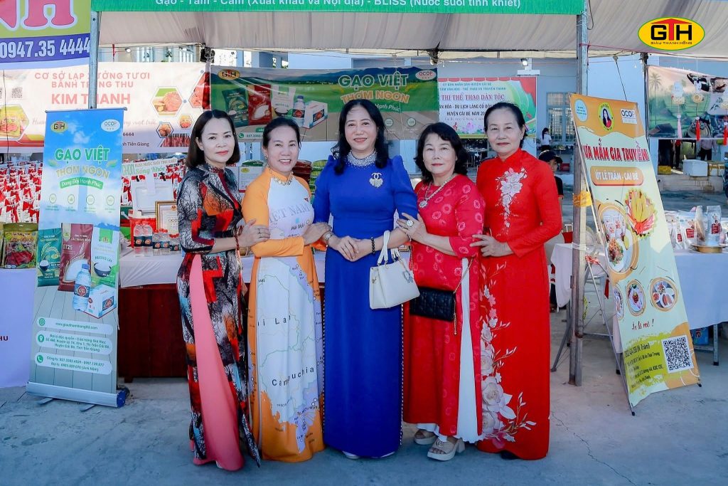 Gạo Giàu Thanh Hồng – Mang giá trị hạt gạo Việt đến Lễ hội Văn hóa – Du lịch Làng cổ Đông Hòa Hiệp