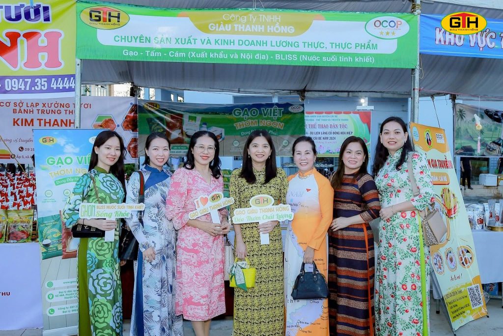 Gạo Giàu Thanh Hồng – Mang giá trị hạt gạo Việt đến Lễ hội Văn hóa – Du lịch Làng cổ Đông Hòa Hiệp