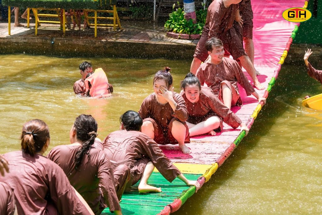 Gạo Giàu Thanh Hồng "vượt thử thách, bật tinh thần đồng đội" cùng Team Building hằng năm